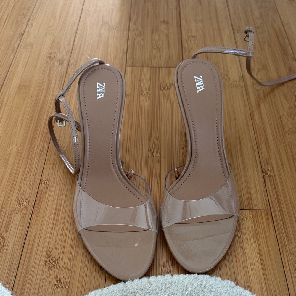 Zara Women's Beige Strap Sandals